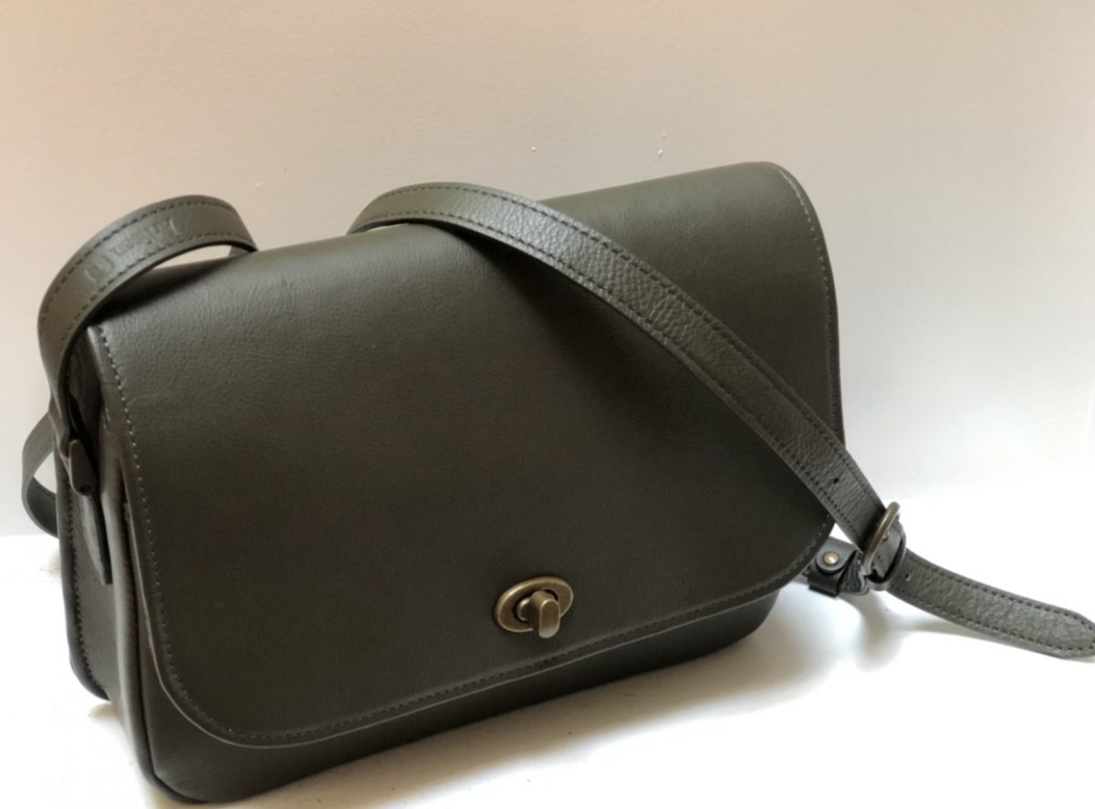 Artisan オリジナルバッグ レザーについて。 | 豊岡鞄 公式オンライン 
